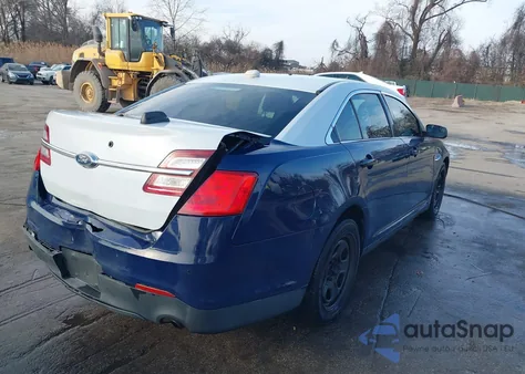2015 Ford Police Interceptor z USA, uszkodzony, nr VIN 1FAHP2MKXFG154212
